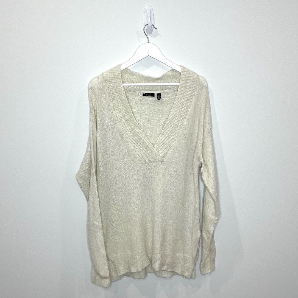 RDI Beige Deep V-Neck Tunic Knit Sweater